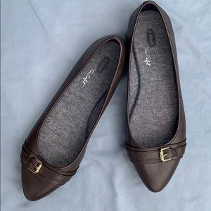 Dr. Scholl’s True Comfort Brown Flats with buckle